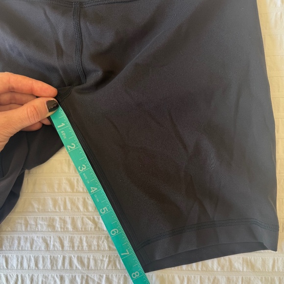 Wunder Train High-Rise Short 8" - Picture 5 of 6